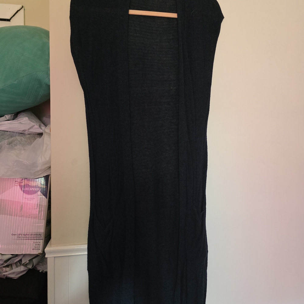 LAST CHANCE SALE!!!   Old Navy Women's Navy Blue Sleeveless Sweater Duster